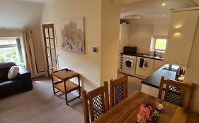 Park Farm 1-Bed Flat In Heart Of Minstead